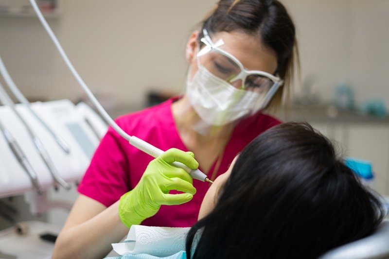 cuánto tiempo requiere una limpieza dental completa y efectiva