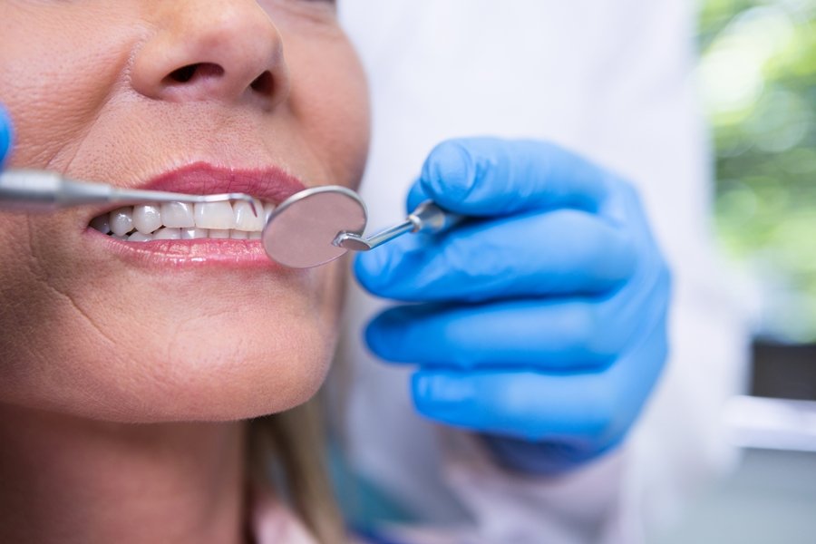 Tratar el desgaste dental a tiempo es fundamental para mantener la salud bucal y una sonrisa sana.