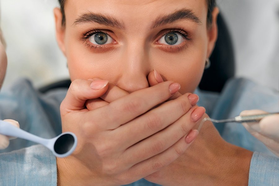 La halitosis crónica es un problema de mal aliento persistente que afecta a la salud bucodental y la calidad de vida de quienes la padecen.