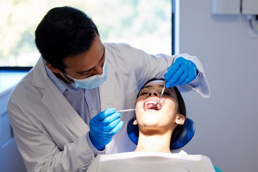 Tabaco y salud dental: el tabaco es uno de los principales factores de riesgo para el desarrollo de cáncer oral por las sustancias carcinógenas que contiene.